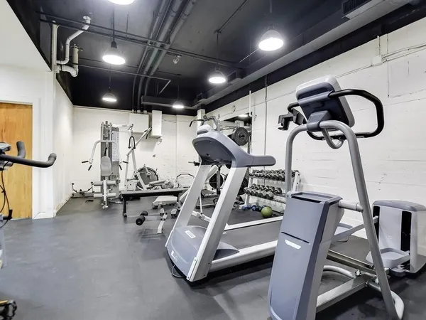 $2,650 | 710 Colorado Street, Unit 8C, Austin, TX 78701