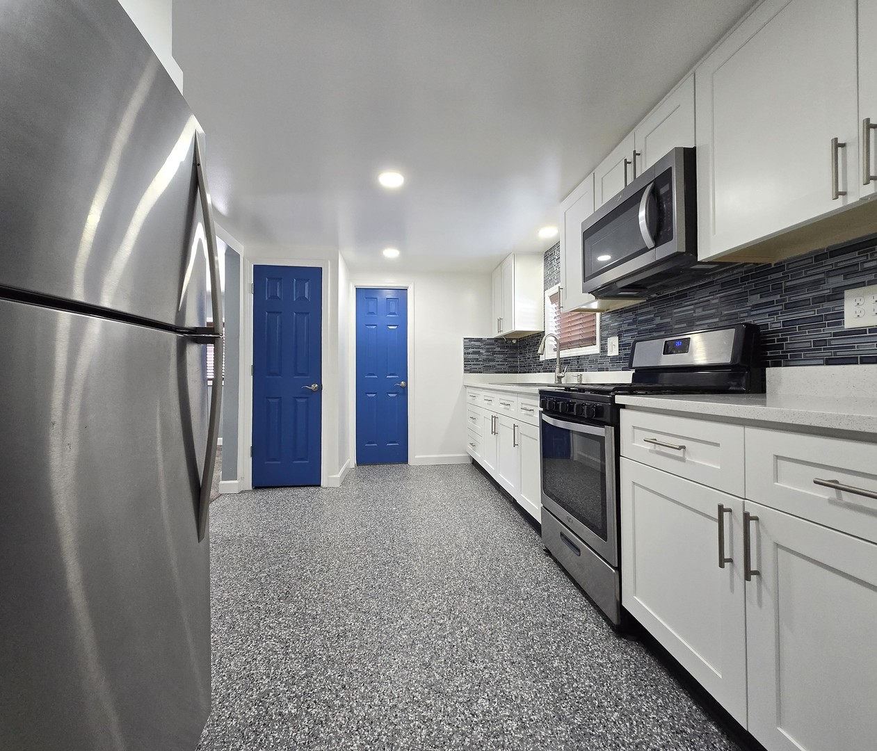 6N221 Virginia Road Roselle, IL 60172 - Photo 11 of 38