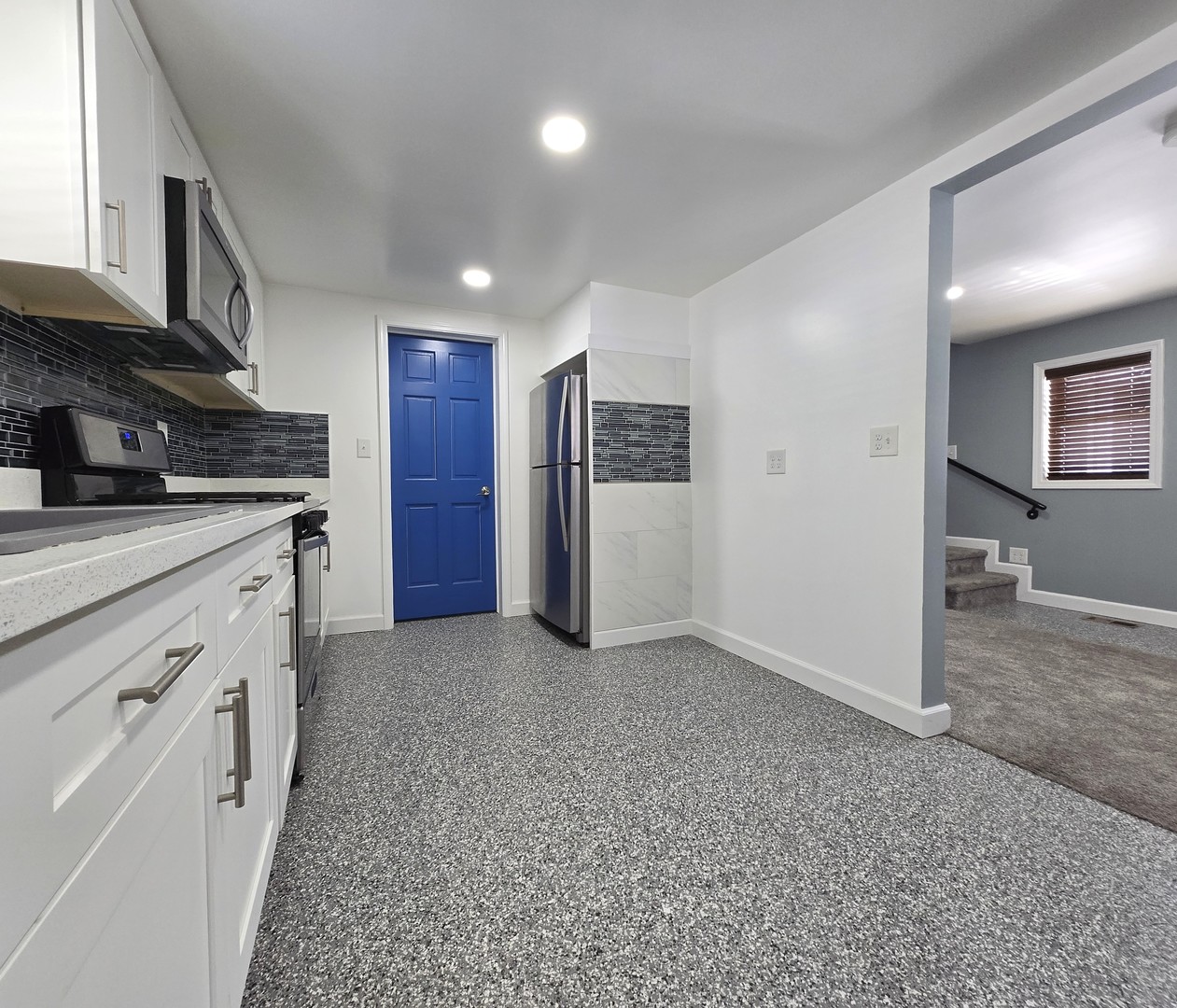 6N221 Virginia Road Roselle, IL 60172 - Photo 12 of 38