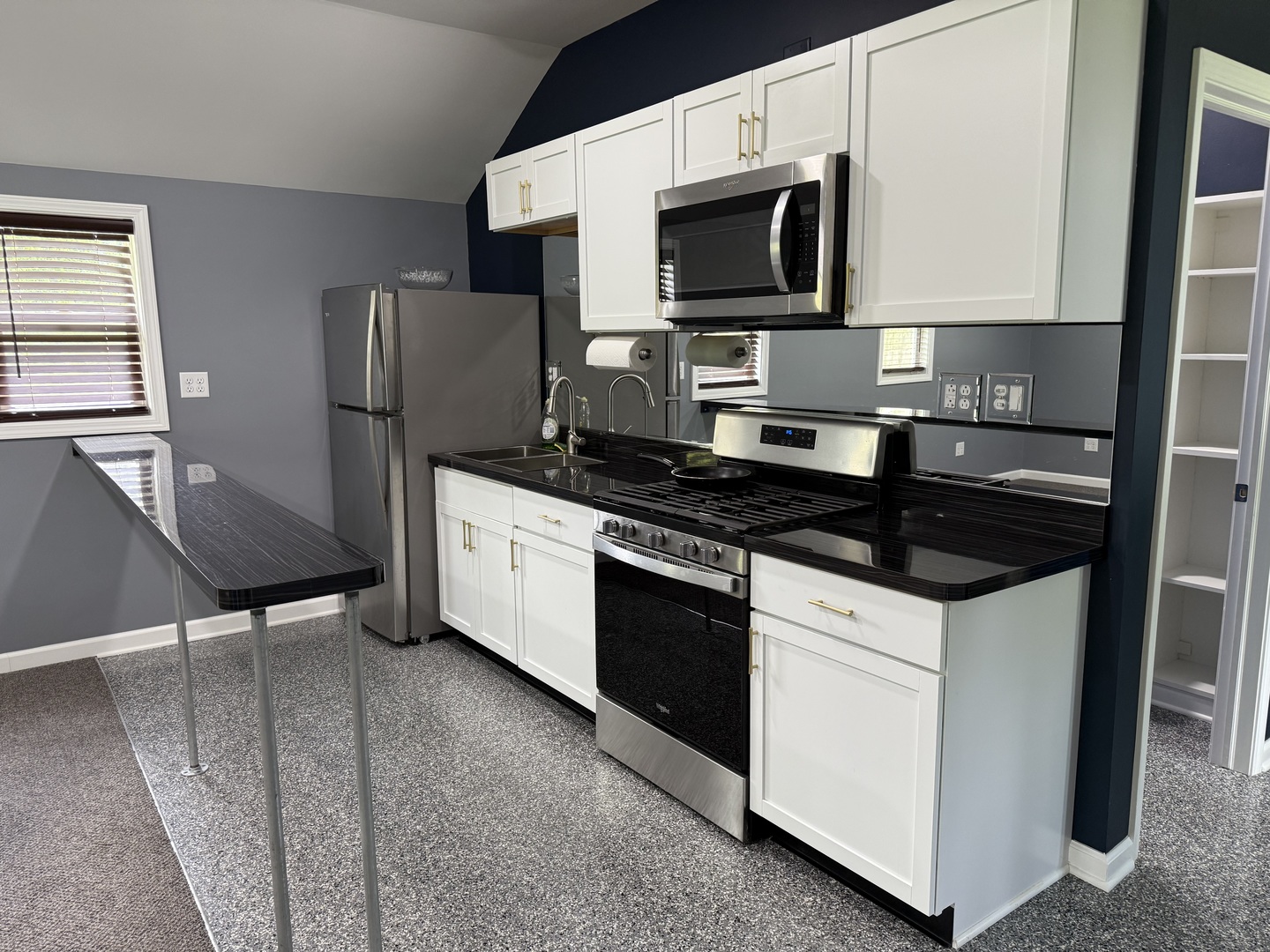 6N221 Virginia Road Roselle, IL 60172 - Photo 21 of 38