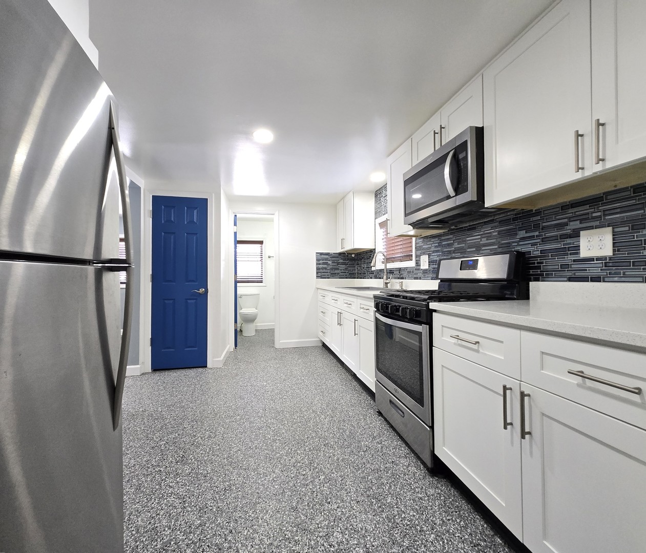 6N221 Virginia Road Roselle, IL 60172 - Photo 9 of 38