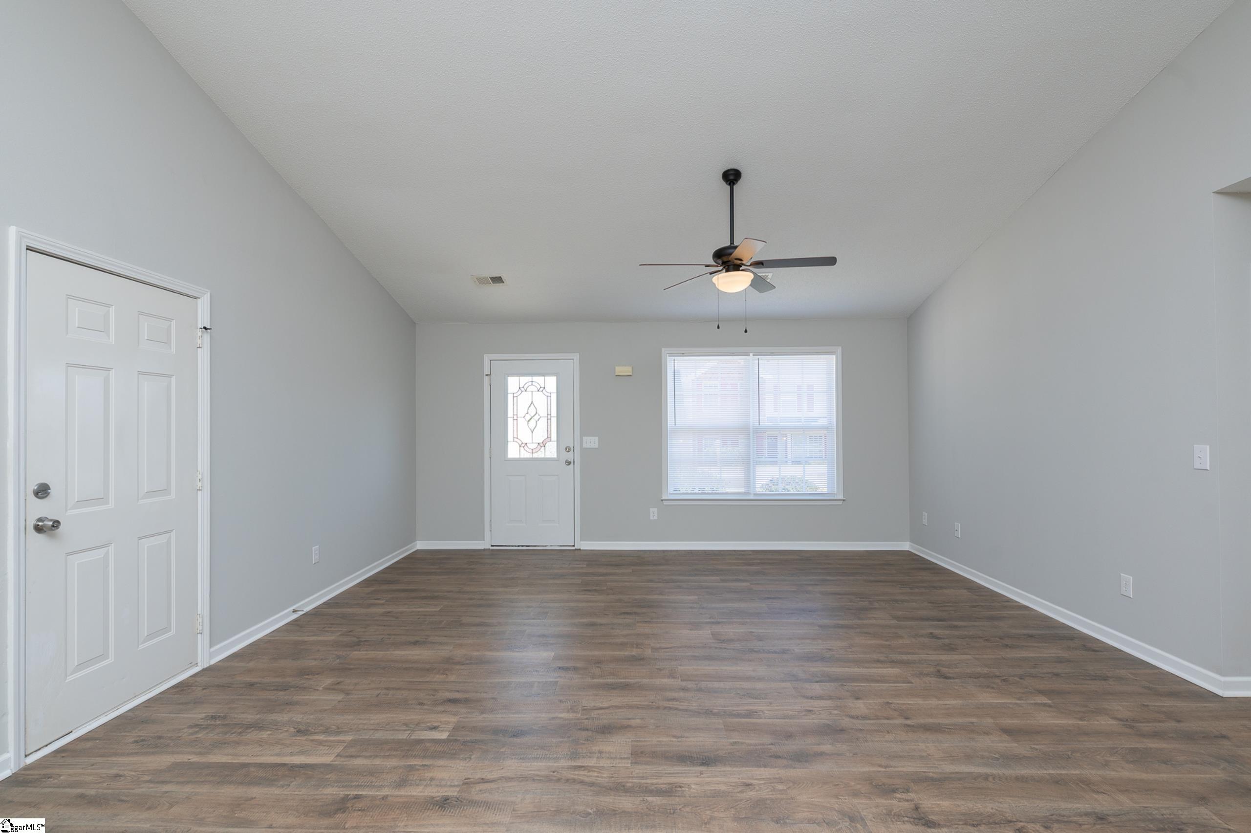 11 Seaside Lane Greer, SC 29650 - Photo 4 of 28