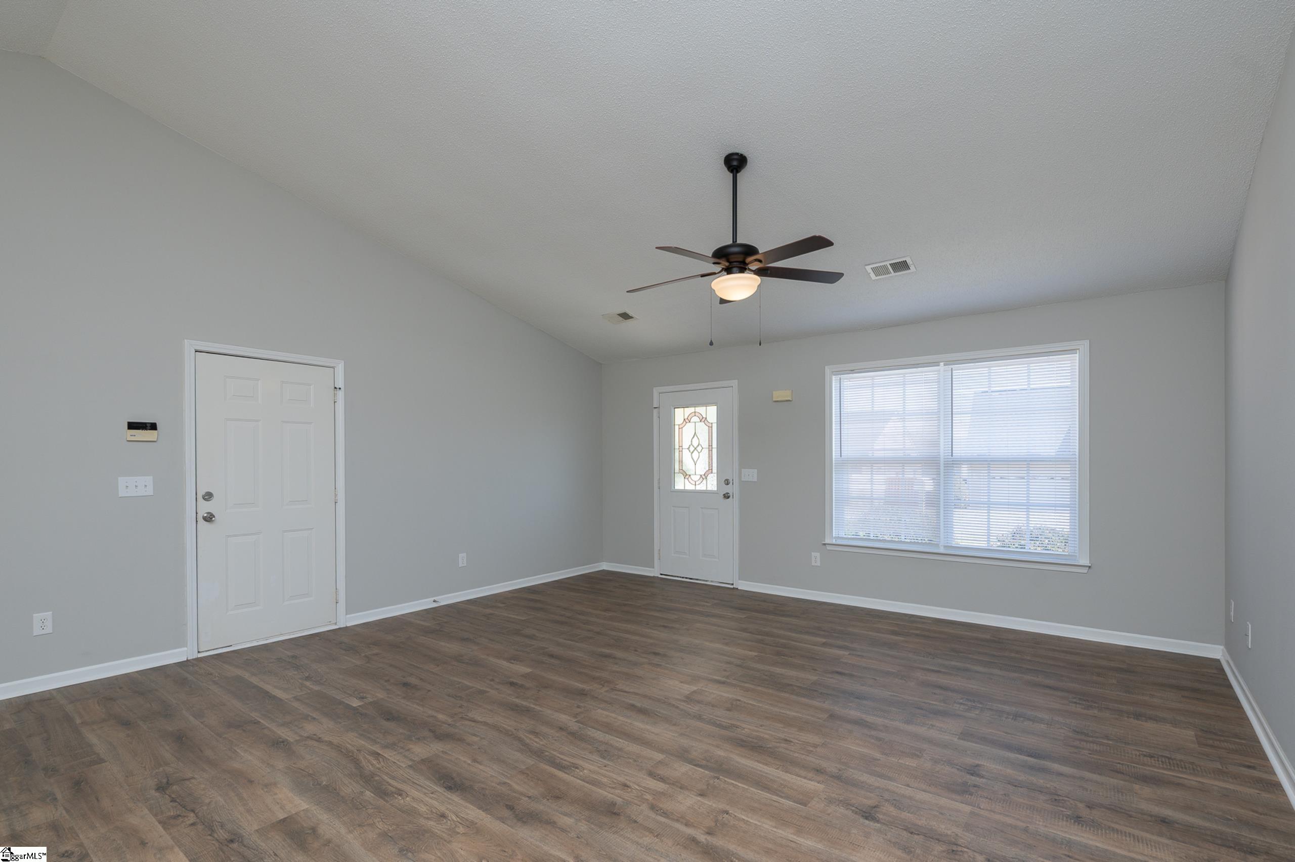 11 Seaside Lane Greer, SC 29650 - Photo 5 of 28