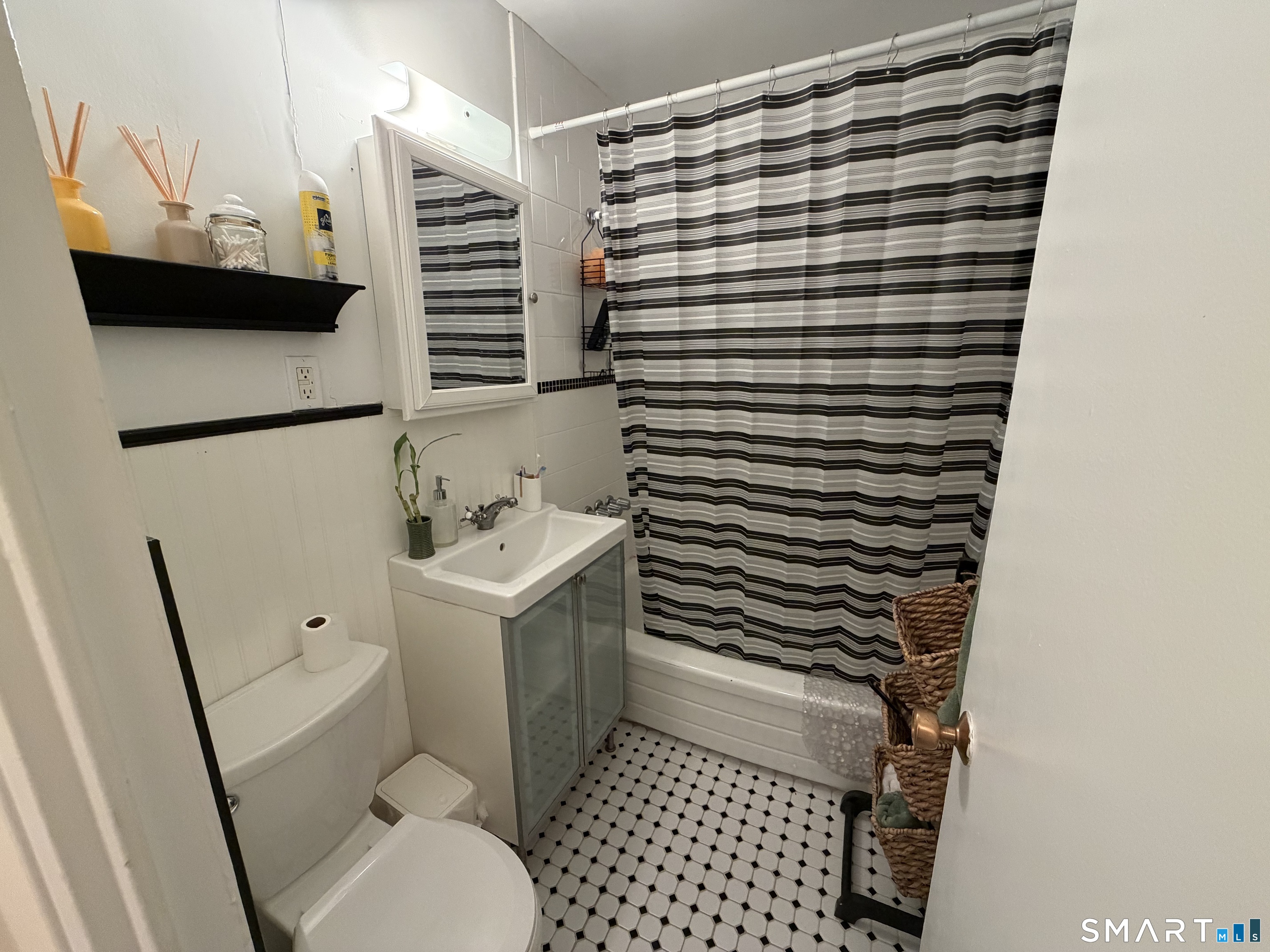 30 Glenbrook Road, Unit 8C Stamford, CT 06902 - Photo 8 of 9