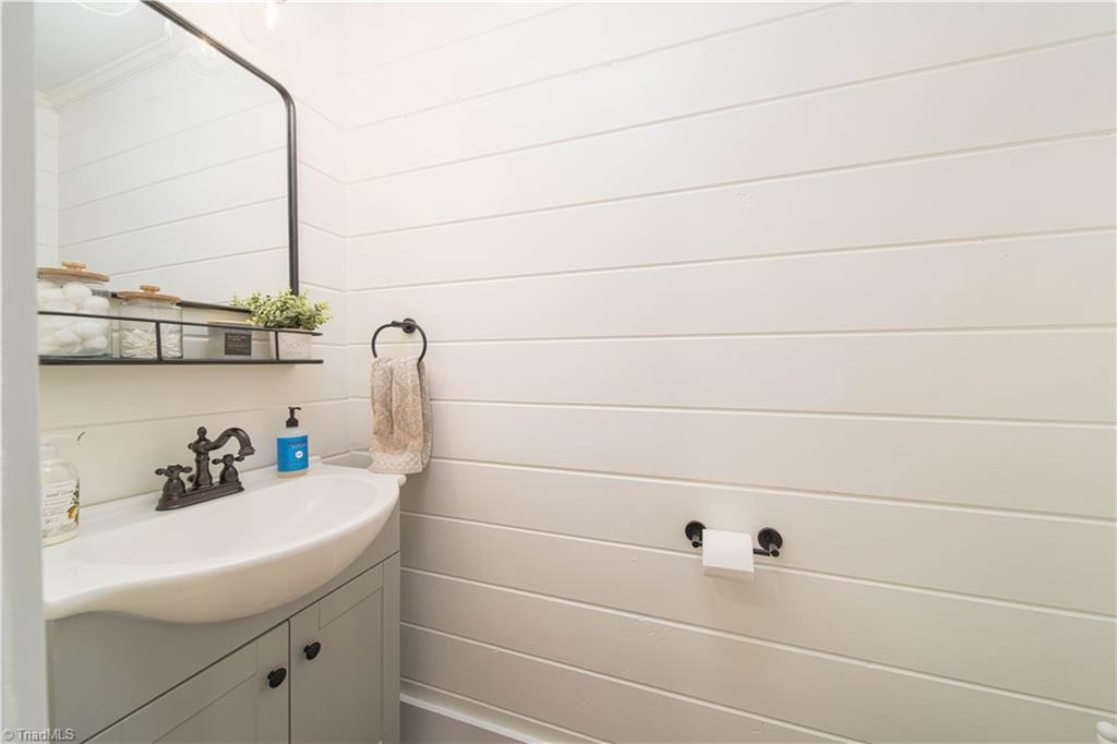 4100 Tolley Ridge Lane Winston-Salem, NC 27106 - Photo 15 of 41 Guest Bath Main