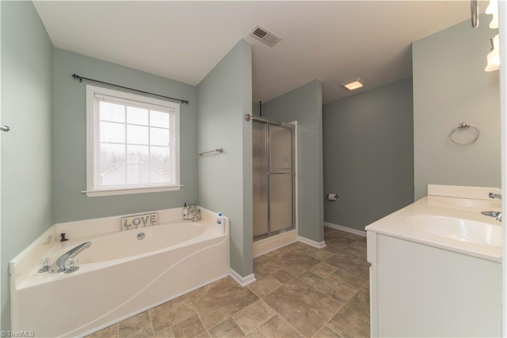 4100 Tolley Ridge Lane Winston-Salem, NC 27106 - Photo 20 of 41 Primary Bath