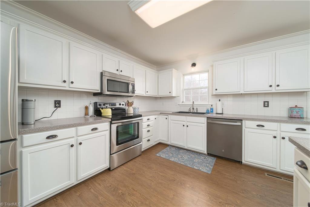 4100 Tolley Ridge Lane Winston-Salem, NC 27106 - Photo 6 of 41 Kitchen