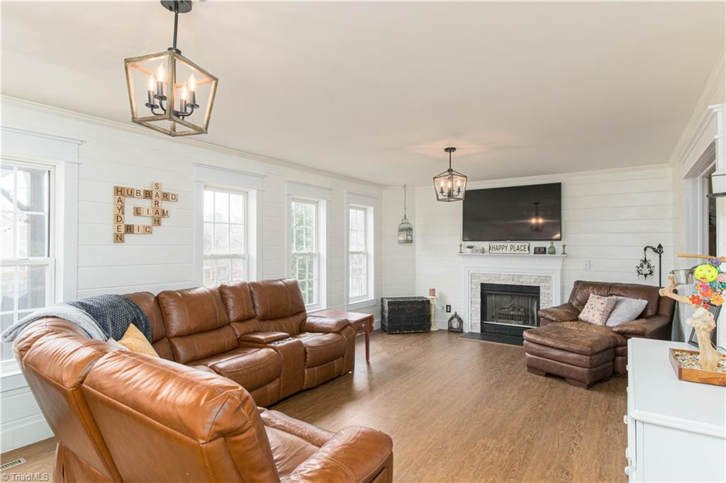 4100 Tolley Ridge Lane Winston-Salem, NC 27106 - Photo 9 of 41 Living