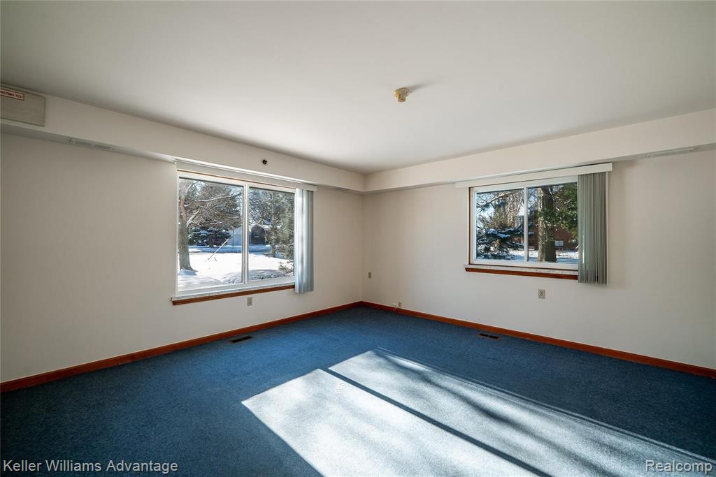 33729 Mulvey Road Fraser, MI 48026 - Photo 8 of 44