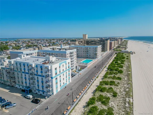 $3,675 | 10 Franklin Boulevard, Unit 408, Long Beach, NY 11561
