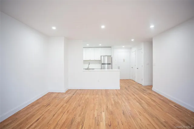 $3,675 | 10 Franklin Boulevard, Unit 408, Long Beach, NY 11561