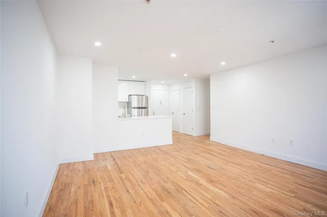 $3,675 | 10 Franklin Boulevard, Unit 408, Long Beach, NY 11561