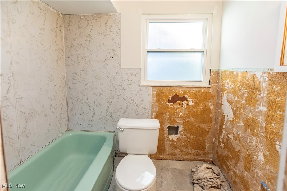 6168 Manchester Road Parma, OH 44129 - Photo 14 of 25 Full bathroom on the main level