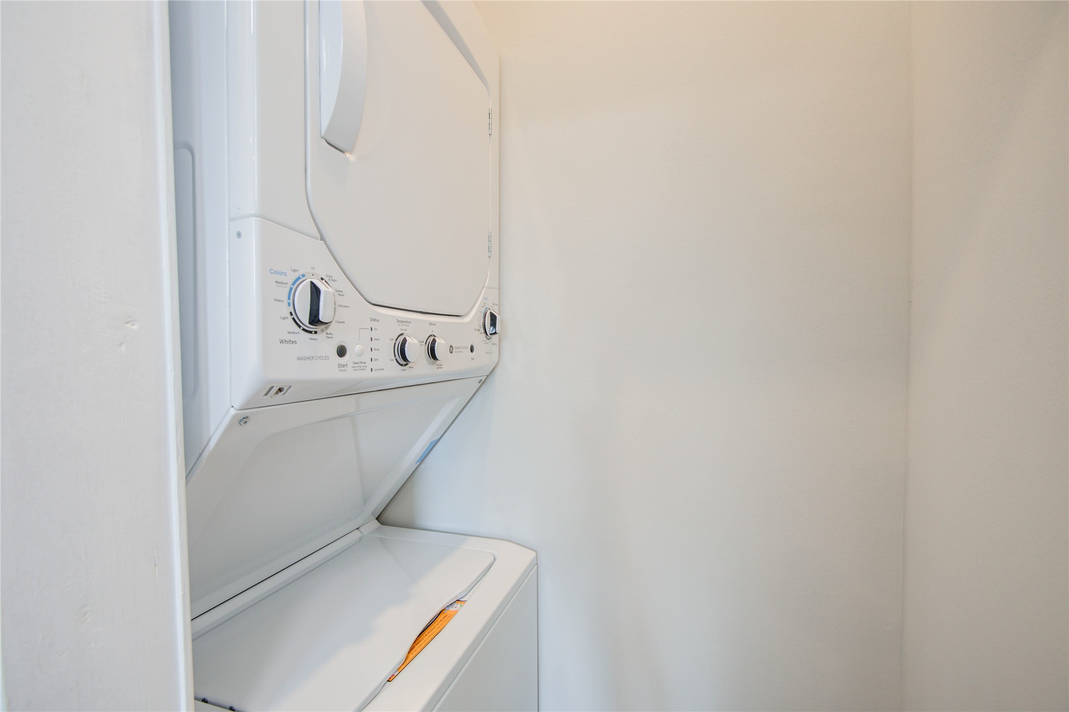 2712 Link Road Houston, TX 77009 - Photo 17 of 35 a utility room with dryer and washer