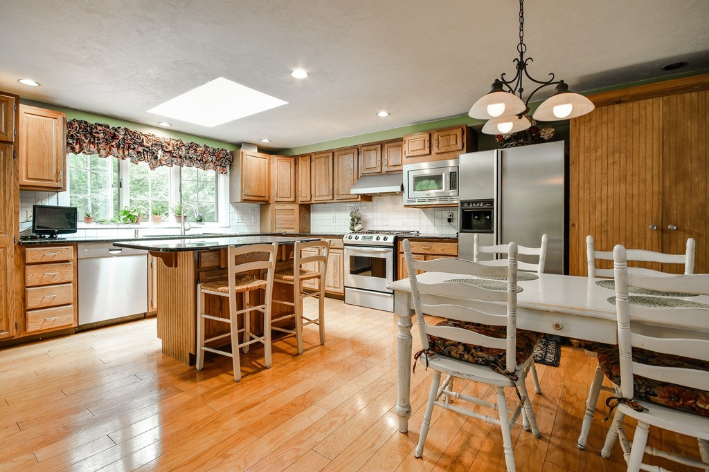 9 Nottingham Drive Natick, MA 01760 - Photo 2 of 23 Gallery Image 2
