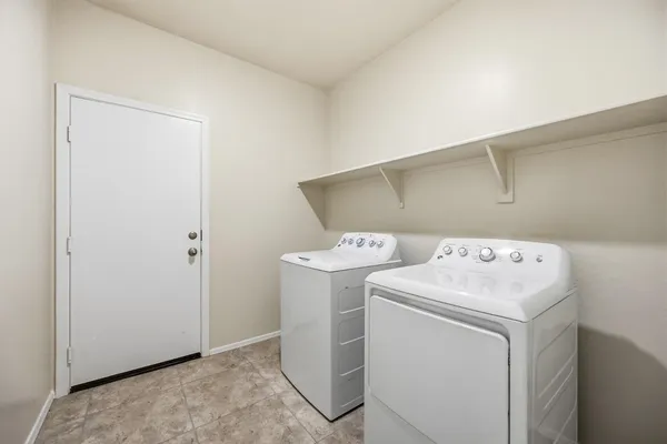 $1,775 | 1033 West Avalon Canyon Drive, Casa Grande, AZ 85122