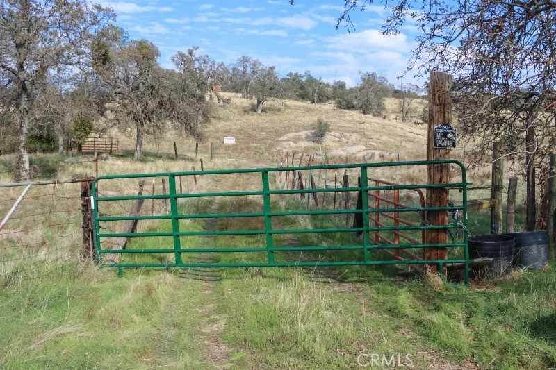 0 Millstream Madera, CA 93636 - Photo 43 of 43 a view of a wooden fence