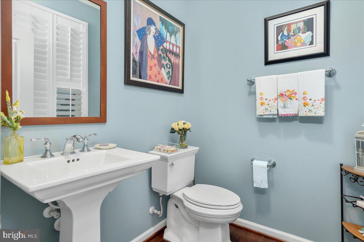 8434 Cliffview Lane Frederick, MD 21704 - Photo 18 of 53 Main Floor Half Bath