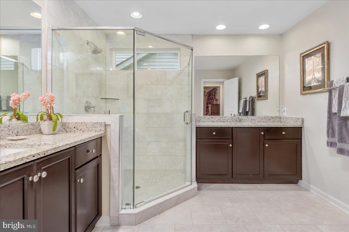 8434 Cliffview Lane Frederick, MD 21704 - Photo 20 of 53 Primary Bath