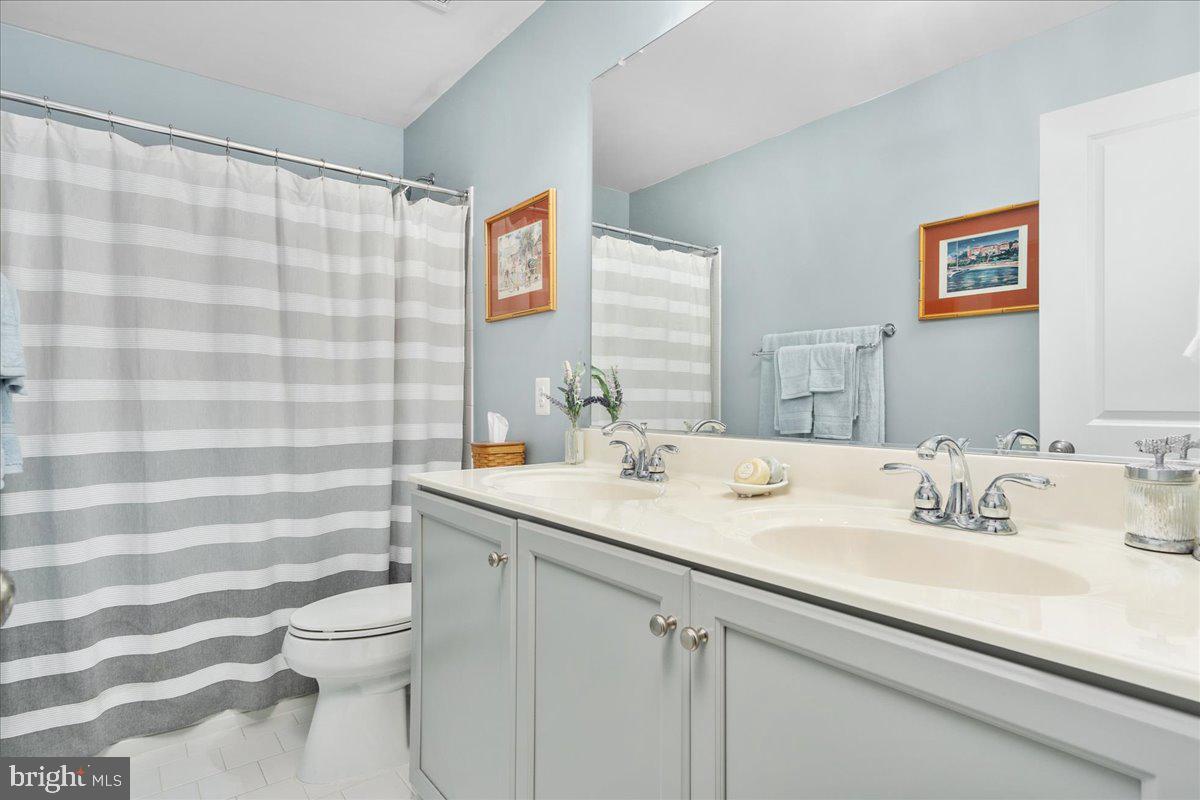 8434 Cliffview Lane Frederick, MD 21704 - Photo 24 of 53 Upstairs Full Bath