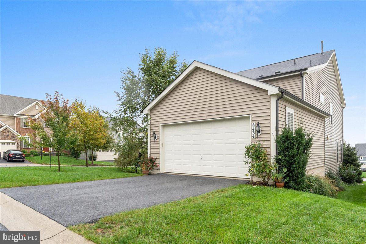 8434 Cliffview Lane Frederick, MD 21704 - Photo 31 of 53 2 Stall Attached Garage