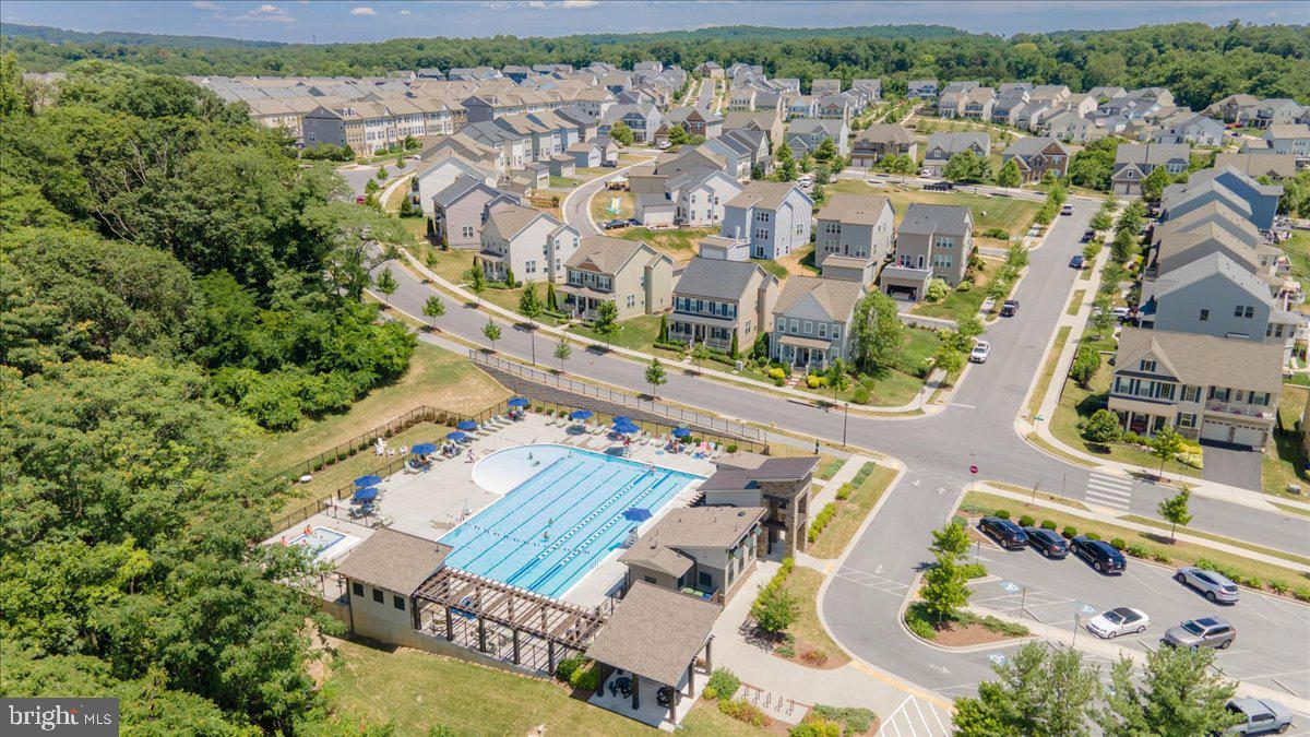 8434 Cliffview Lane Frederick, MD 21704 - Photo 39 of 53 Tallyn Ridge Pool