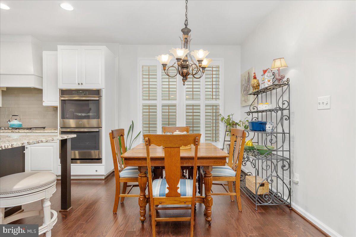 8434 Cliffview Lane Frederick, MD 21704 - Photo 10 of 53 Eat in Kitchen Table Space
