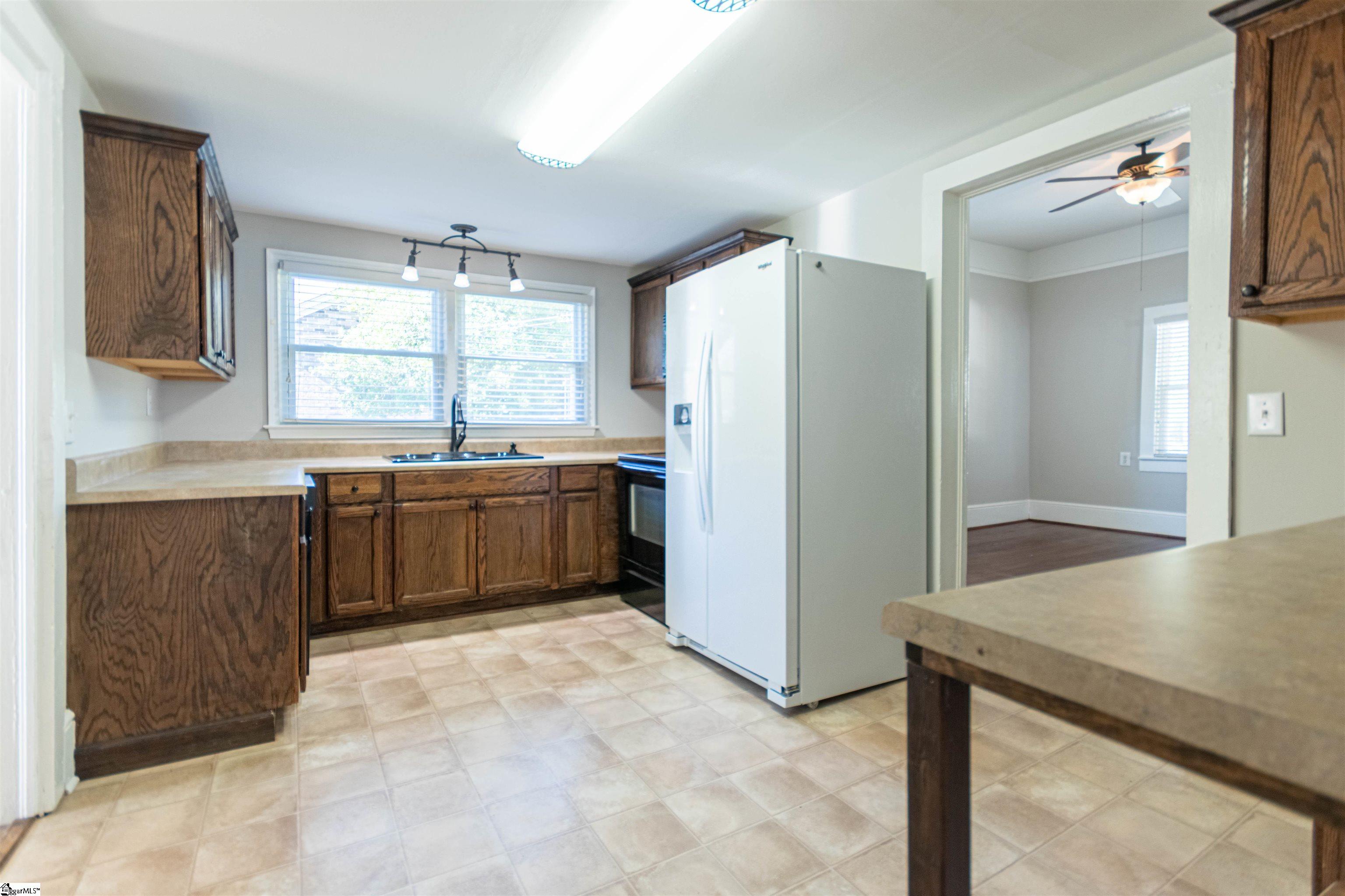 170 J Street Greer, SC 29651 - Photo 5 of 18 Gallery Image 5