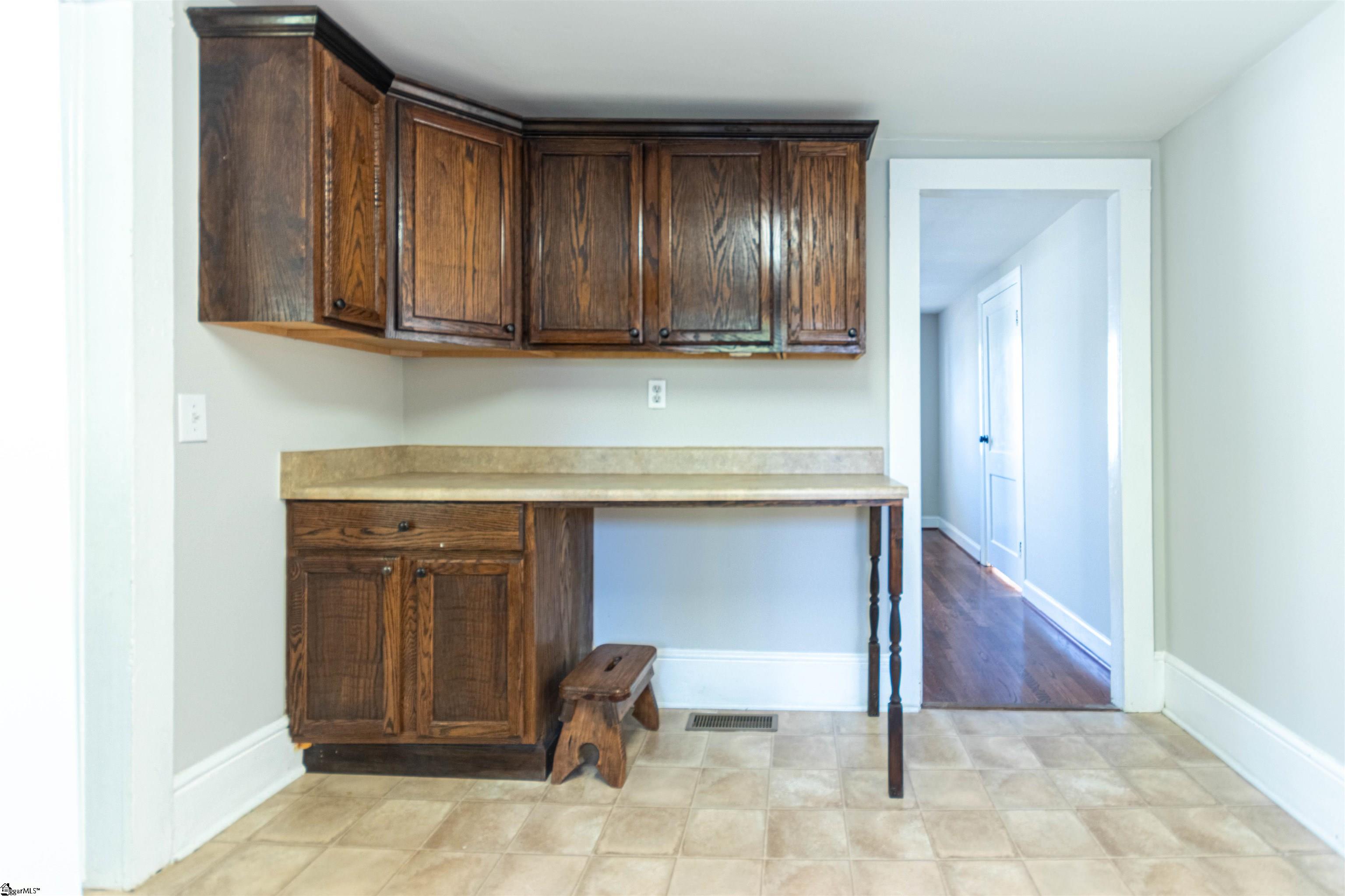 170 J Street Greer, SC 29651 - Photo 6 of 18 Gallery Image 6
