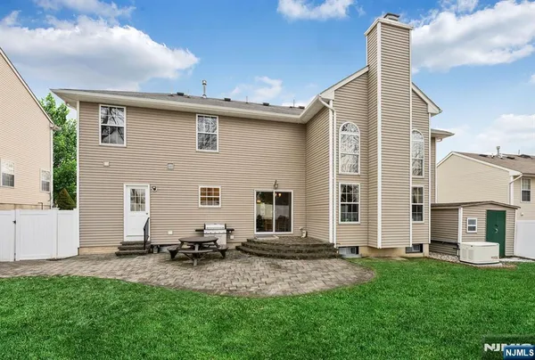 $889,000 | 7 Winding Ridge Road, Lake Hopatcong, NJ 07849