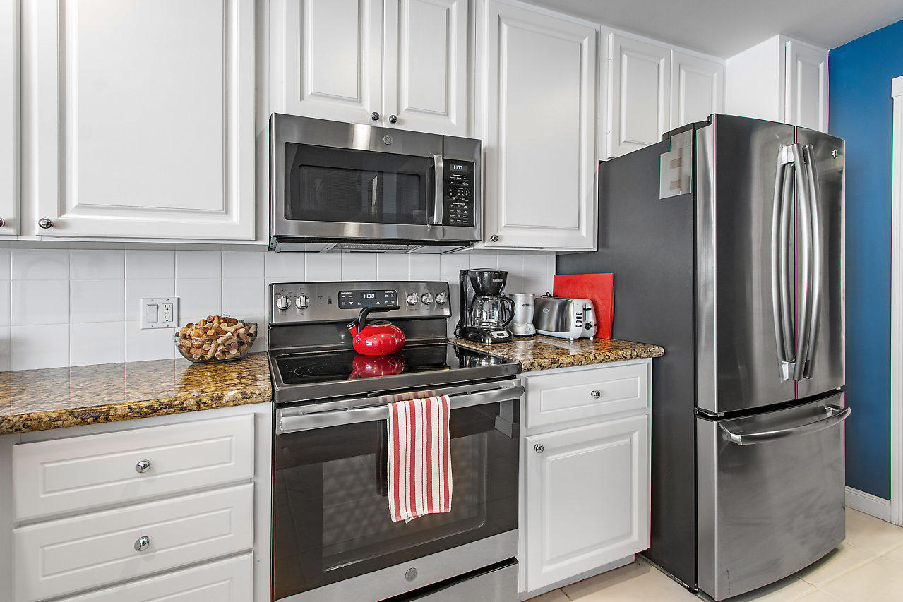 1967 Frederick Small Road Jupiter, FL 33458 - Photo 9 of 30 Kitchen