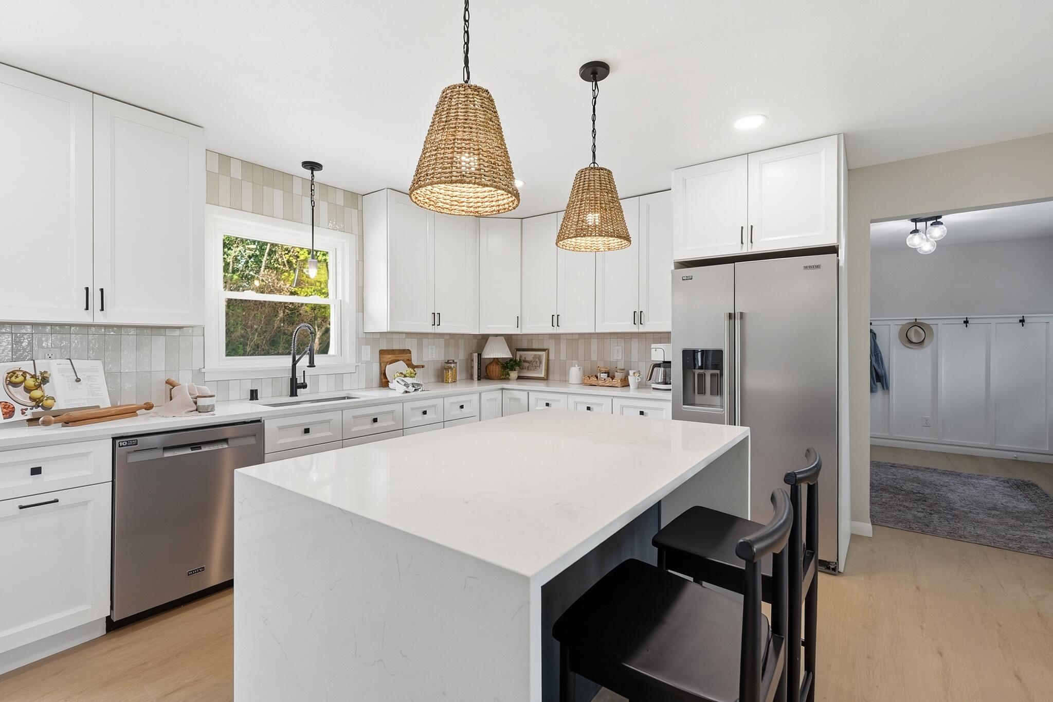 7526 West County Line Road Mequon, WI 53092 - Photo 12 of 72 12_Kitchen_View_3