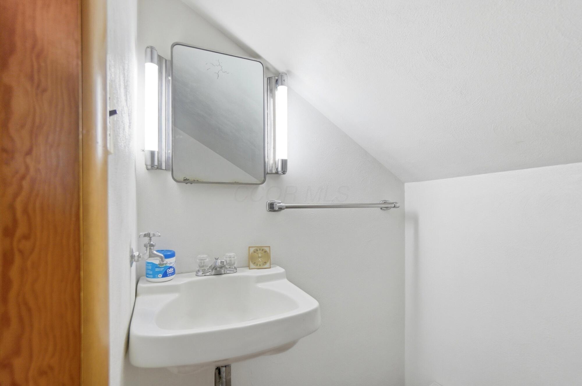 6585 Ottawa Road Lima, OH 45807 - Photo 29 of 50 Half Bath