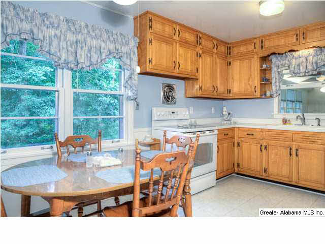 4016 Meadowview Circle Birmingham, AL 35243 - Photo 3 of 26