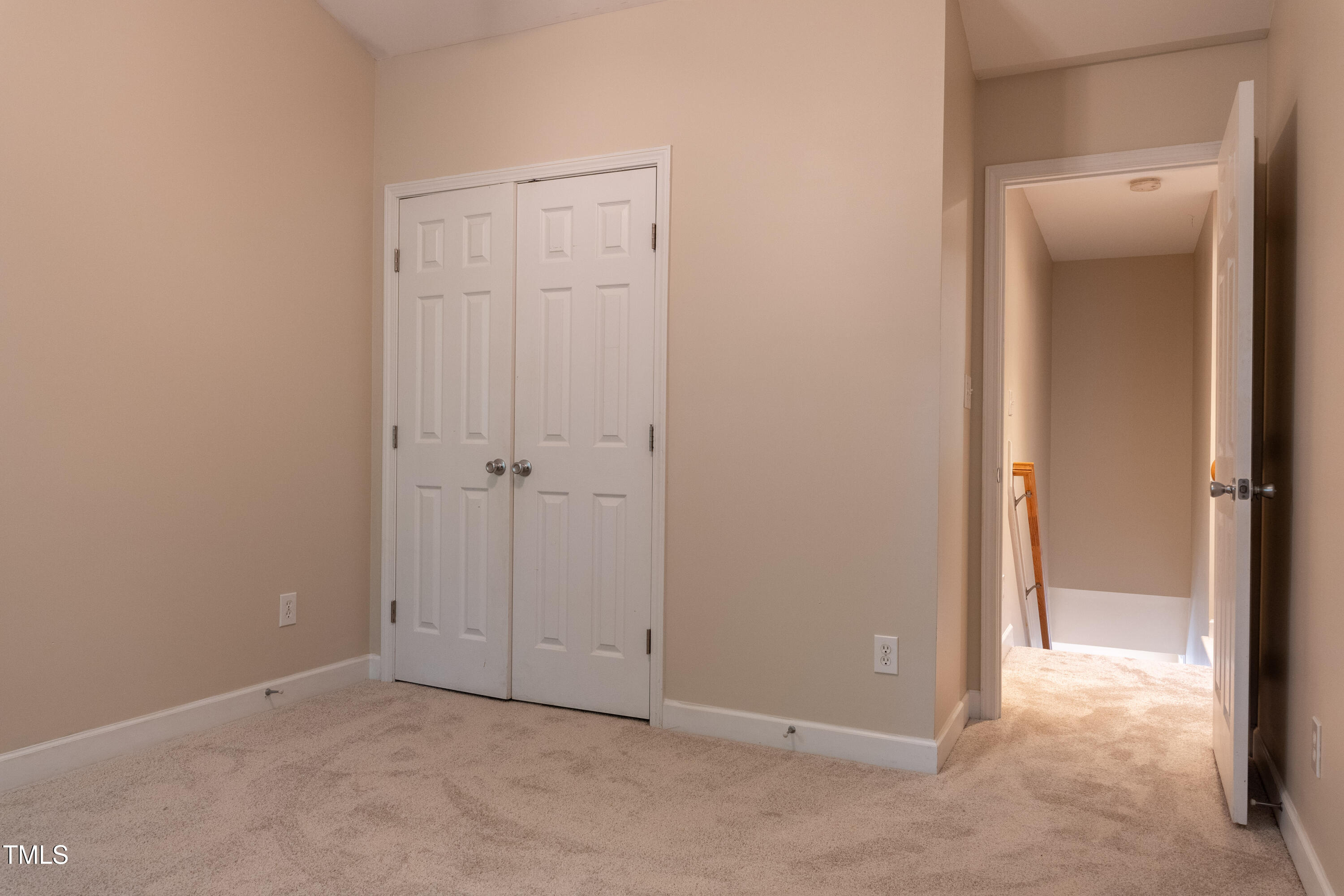 5944 Kohler Lane Raleigh, NC 27616 - Photo 19 of 26 an empty room with mirror