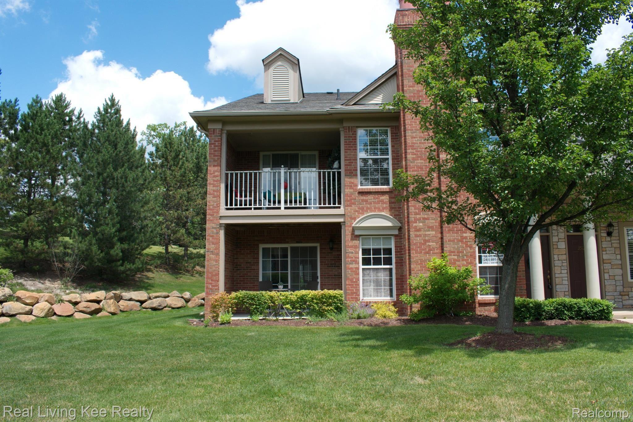 3520 Oakmonte Boulevard Rochester, MI 48306 - Photo 1 of 25 Front 45.jpg