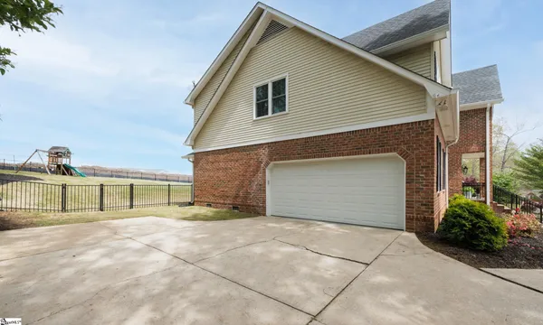 $619,900 | 219 East Thistle Lane, Greenville, SC 29615