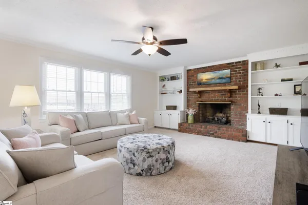 $619,900 | 219 East Thistle Lane, Greenville, SC 29615