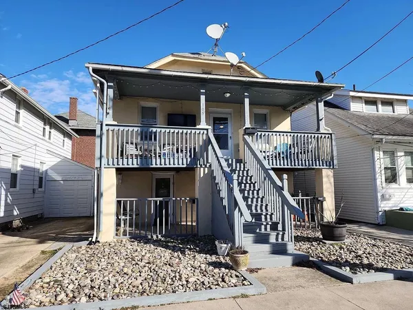 $1,700 | 105 North Richards Avenue, Unit 1, Ventnor City, NJ 08406