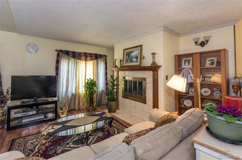 8237 Conifer Road Denver, CO 80221 - Photo 4 of 21 Gallery Image 4