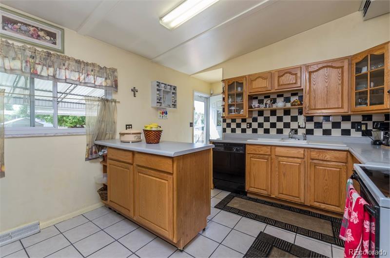 8237 Conifer Road Denver, CO 80221 - Photo 6 of 21 Gallery Image 6