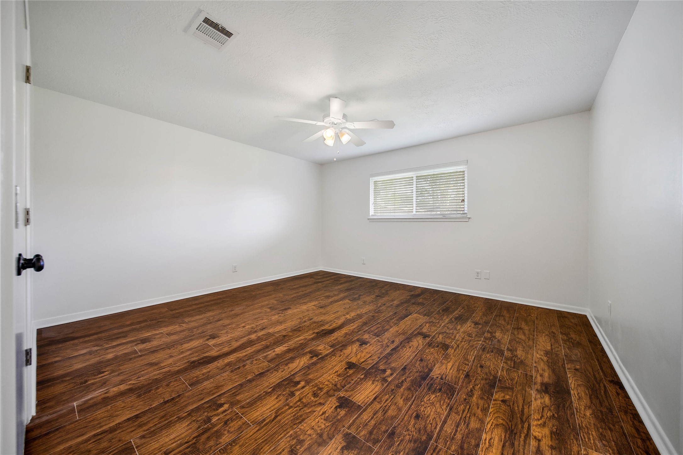 955 Thornton Road Houston, TX 77018 - Photo 16 of 27