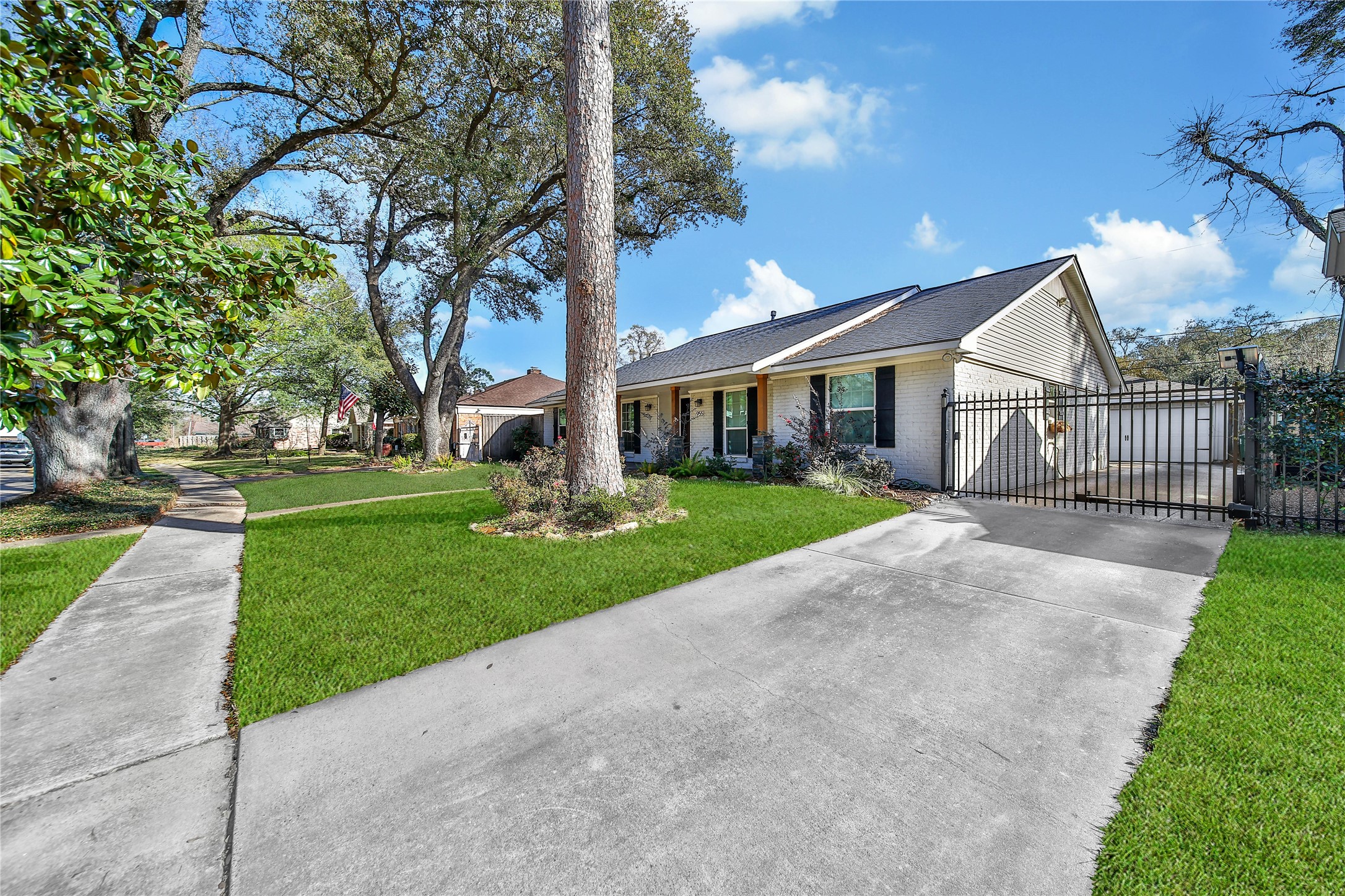 955 Thornton Road Houston, TX 77018 - Photo 23 of 27