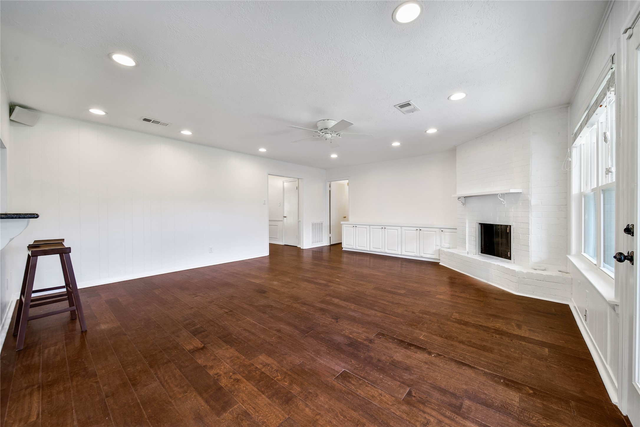 955 Thornton Road Houston, TX 77018 - Photo 8 of 27