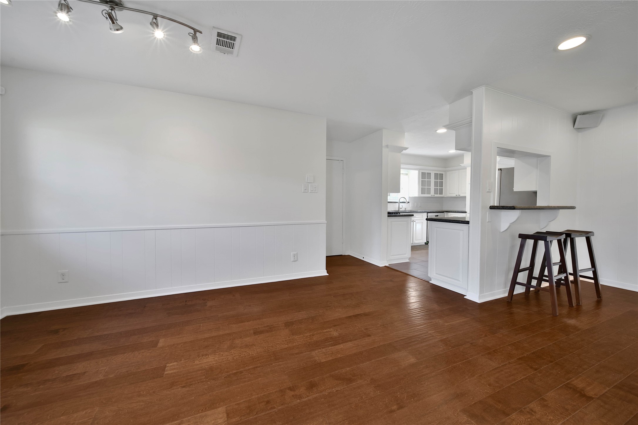 955 Thornton Road Houston, TX 77018 - Photo 10 of 27