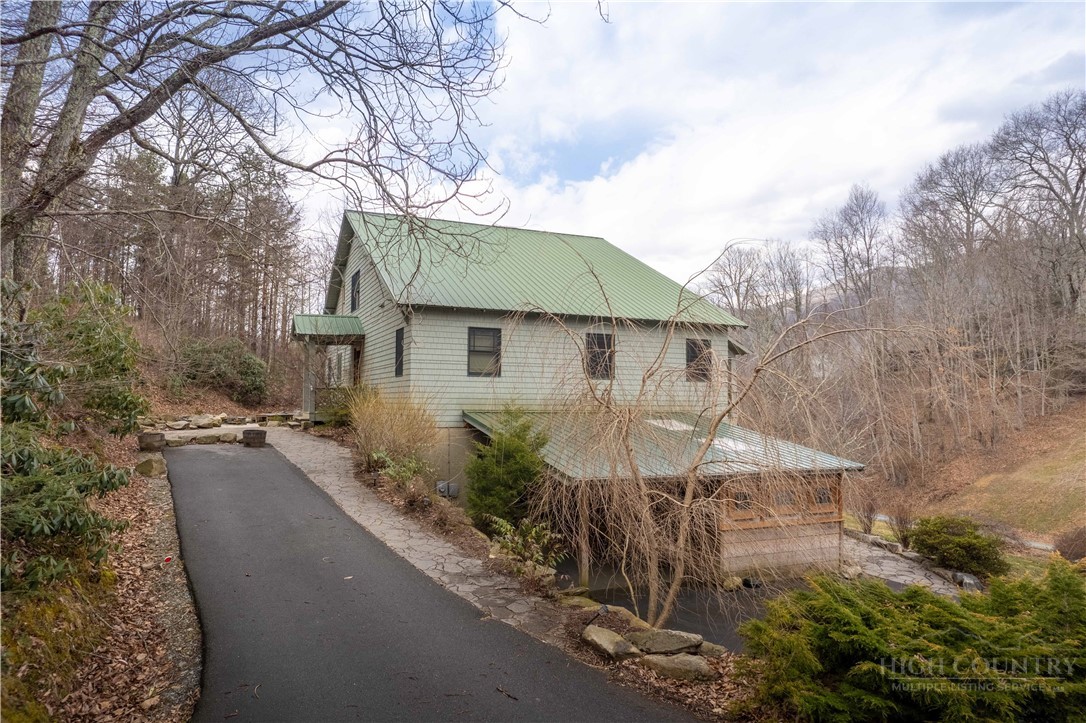 442 Aldridge Road Banner Elk, NC 28604 - Photo 4 of 50