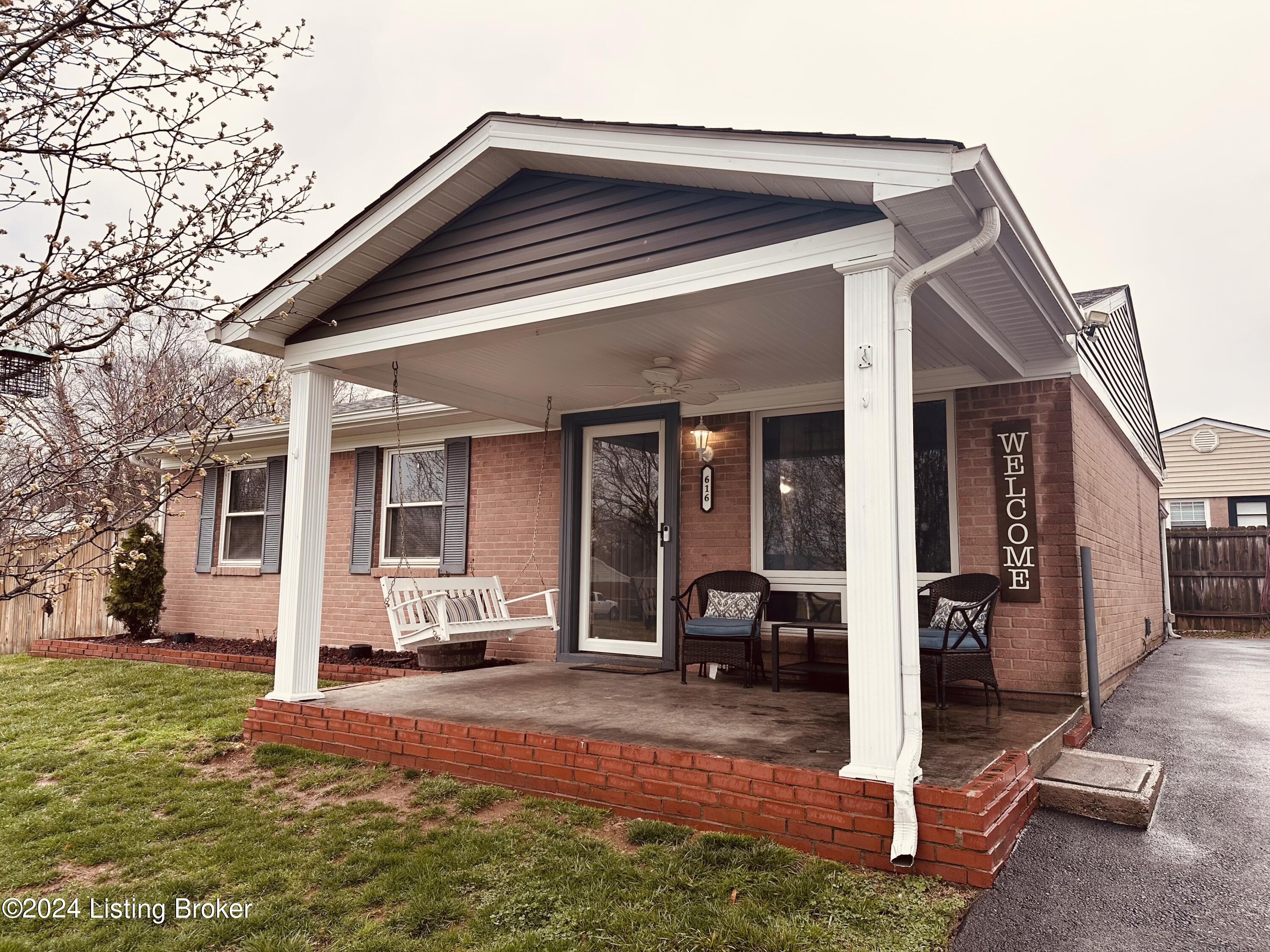 616 East Blue Jay Road Louisville, KY 40229 - Photo 1 of 16 front