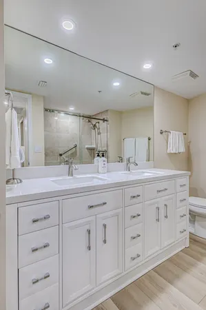 $3,500 | 3000 North Ocean Drive, Unit 4G, Singer Island, FL 33404