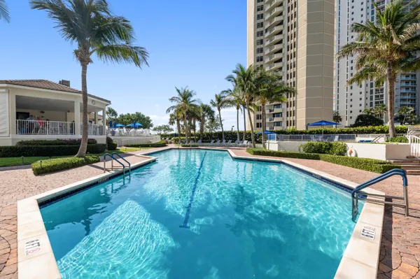 $3,500 | 3000 North Ocean Drive, Unit 4G, Singer Island, FL 33404