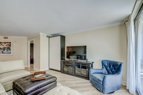 $3,500 | 3000 North Ocean Drive, Unit 4G, Singer Island, FL 33404